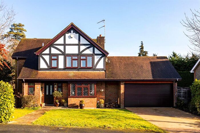 4 Bedroom Detached House For Sale In Heathlands, Tadworth, KT20