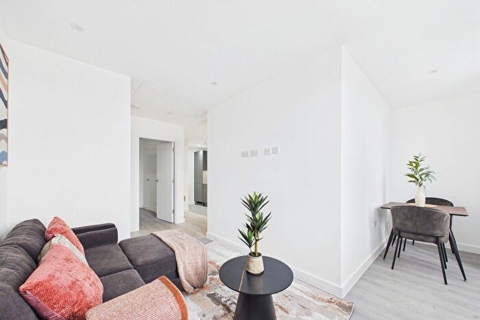 1 Bedroom Flat To Rent In Egham, Surrey, TW20