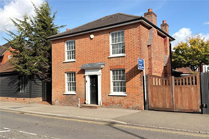 2 Bedroom House To Rent In Aylesbury End, Beaconsfield, Buckinghamshire, HP9