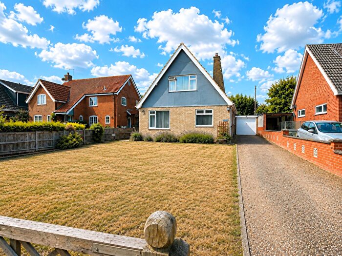 3 Bedroom Detached Bungalow For Sale In Stoke Holy Cross, NR14