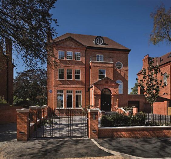 7 Bedroom Detached House For Sale In Bishopswood Road, N6