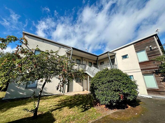 2 Bedroom Apartment To Rent In Acacia Road, Gateshead, NE10