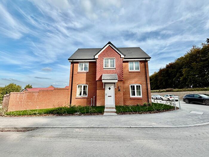 3 Bedroom Property To Rent In Young Close, Salisbury, SP2