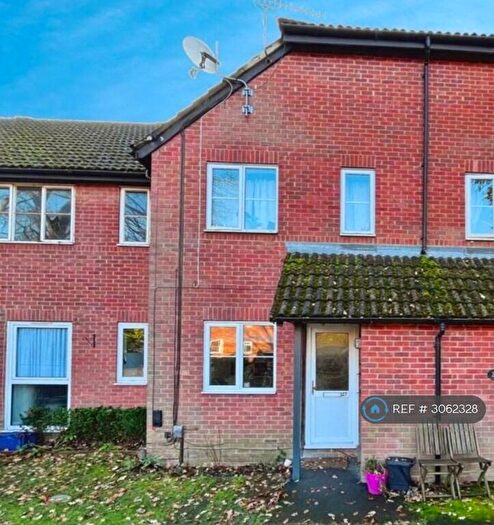 1 Bedroom Maisonette To Rent In Vesey Close, Farnborough, GU14