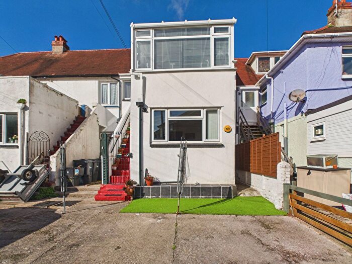 2 Bedroom Flat For Sale In Torquay Road, Paignton, TQ3