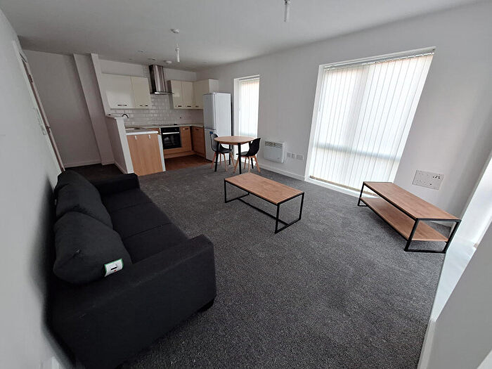 2 Bedroom Apartment To Rent In Groves Avenue, Salford, M5