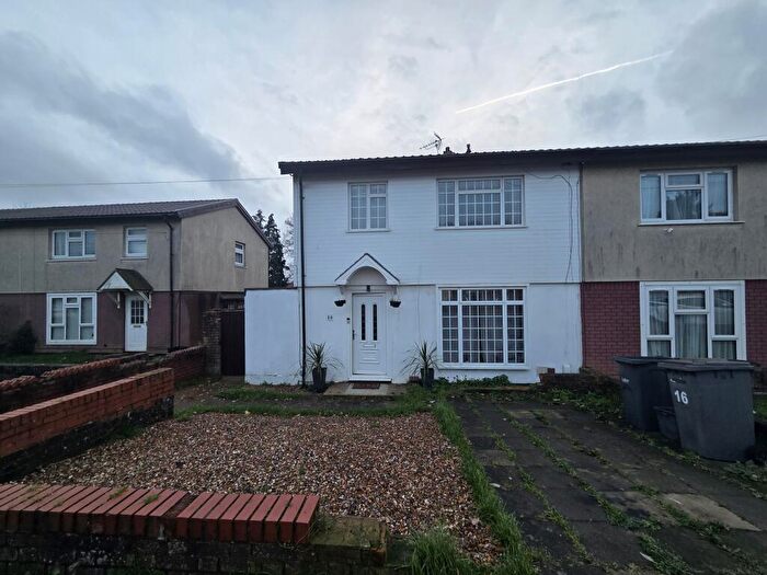 4 Bedroom Semi-Detached House To Rent In Williton Road, LU2