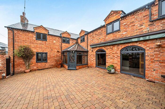 5 Bedroom House For Sale In Queen Street, Weedon, NN7