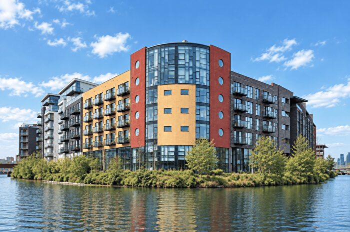 2 Bedroom Flat For Sale In Roach Road, London, E3