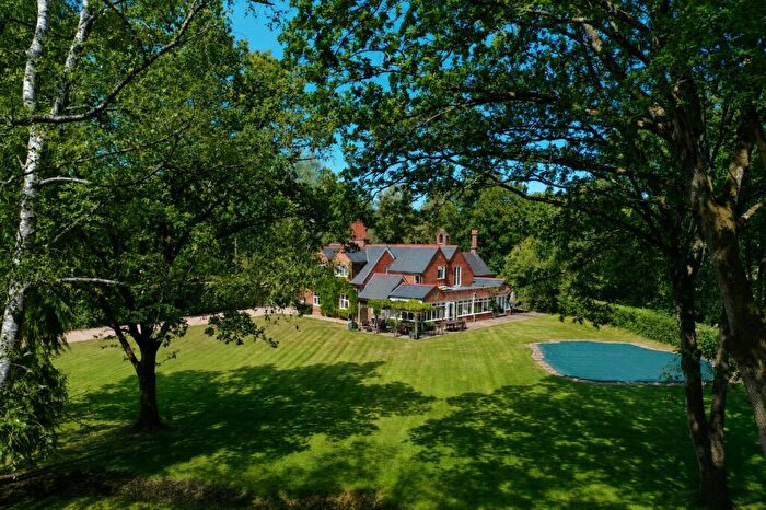 6 Bedroom Detached House For Sale In Baughurst Road, Baughurst, Tadley, Hampshire, RG26