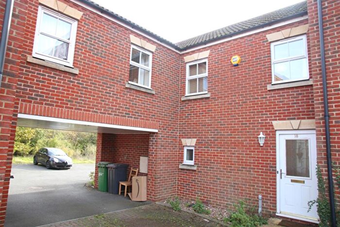 3 Bedroom End Of Terrace House To Rent In Walker Crescent, Slough, SL3