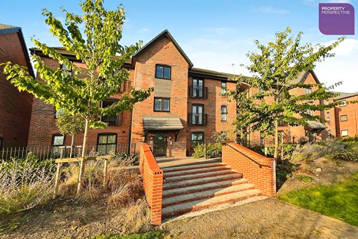 2 Bedroom Flat For Sale In Apartment, Robertsons Way, Droylsden, M43