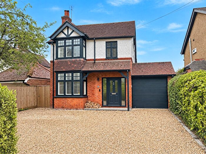 5 Bedroom Detached House For Sale In Woodlands Road, Sonning Common, S Oxon, RG4