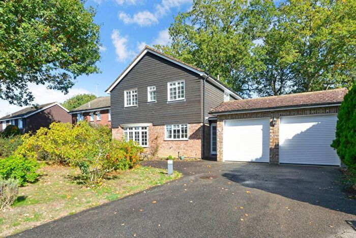 4 Bedroom Detached House For Sale In Broad Walk, Cranleigh, GU6