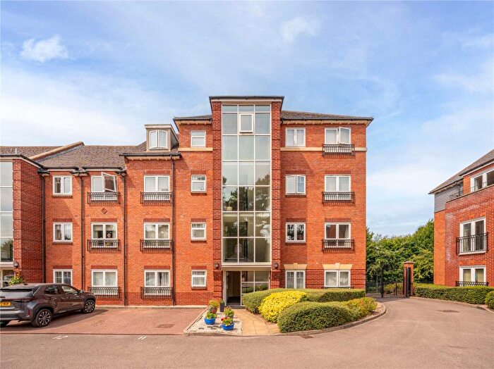 2 Bedroom Apartment For Sale In Bread And Meat Close, Warwick, CV34
