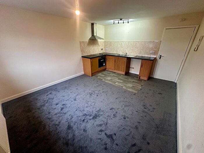 Flat To Rent In Oxford Street, Ripley, DE5