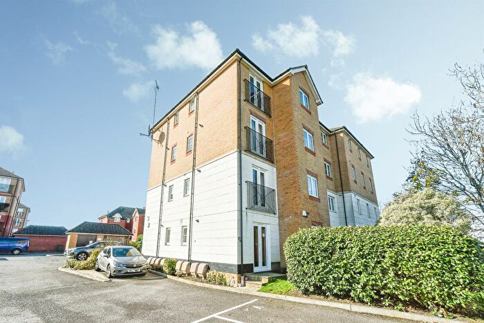 2 Bedroom Flat For Sale In Twickenham Close, Swindon, SN3