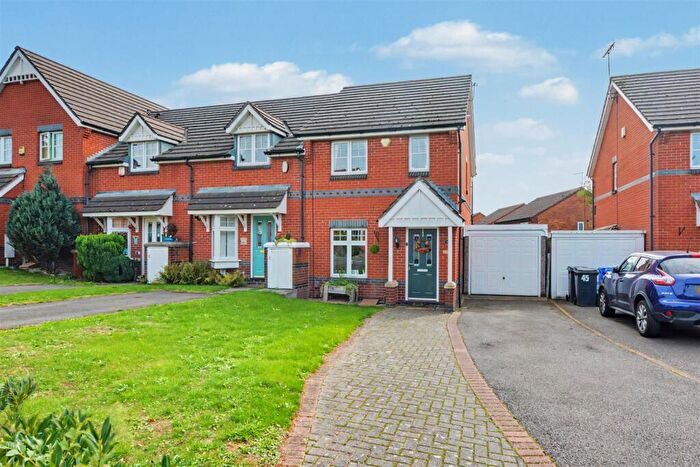 2 Bedroom Town House For Sale In Harrow Drive, Ilkeston, Derbyshire, DE7