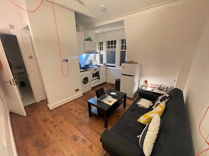 1 Bedroom Flat To Rent In Chicksand Street, Aldgate, E1