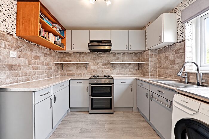 4 Bedroom Maisonette For Sale In Mount Pleasant Gardens, Kippax, Leeds, West Yorkshire, LS25