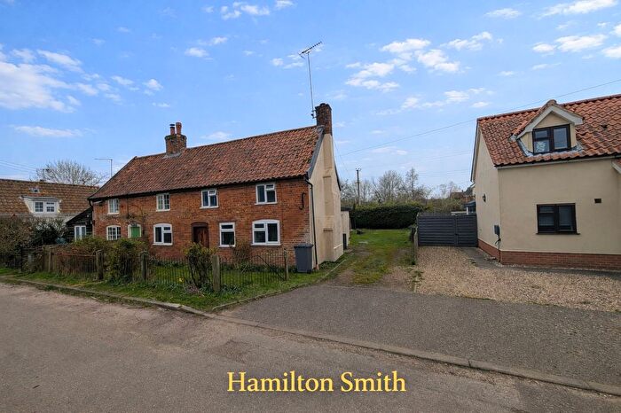 3 Bedroom Property For Sale In Sweffling, Saxmundham, IP17