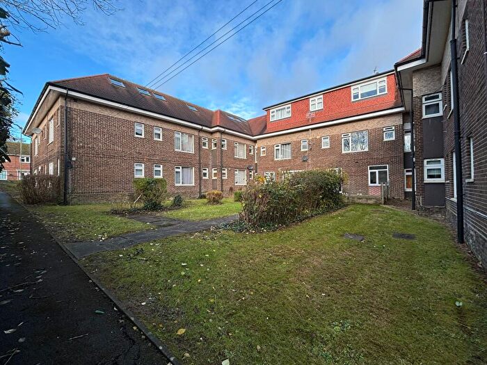 1 Bedroom Flat For Sale In Claylands Road, Winchester, SO32