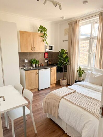 Flat To Rent In Finborough Road, London, SW10