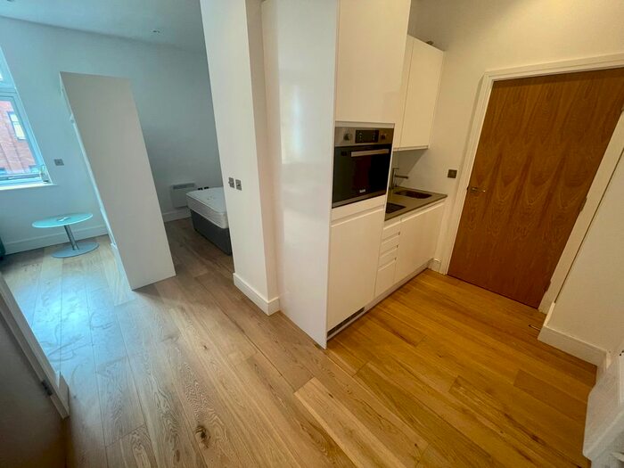 Studio To Rent In Flowers Way, Luton, LU1
