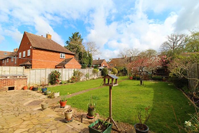 5 Bedroom Semi-Detached House To Rent In Guildford, GU1