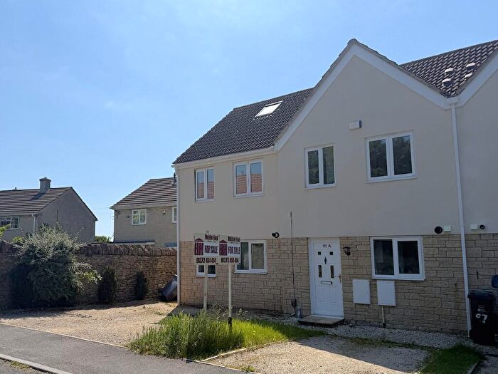 3 Bedroom Town House For Sale In Whitewell Road, Frome, Somerset, BA11