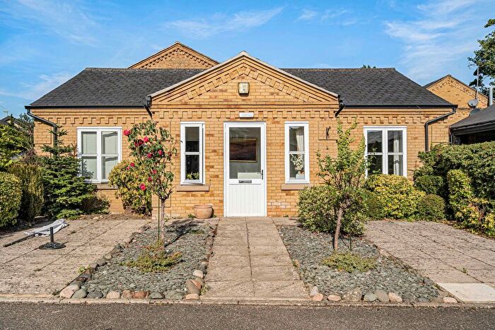 1 Bedroom Flat For Sale In Beaumont Village, Alexandra Road, Aldershot, Hampshire, GU11