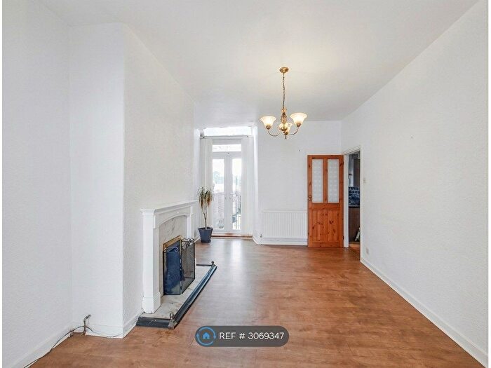 3 Bedroom Terraced House To Rent In Cobden St, Manchester, M9