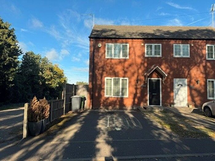 3 Bedroom Semi-Detached House To Rent In Lynn Road, Wisbech, PE14