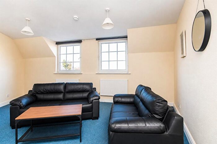 3 Bedroom Apartment To Rent In Bristol Road, Birmingham, B29