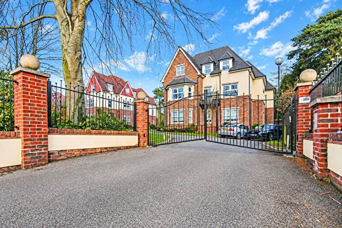 3 Bedroom Flat To Rent In Forest Road, Branksome Park, Poole, BH13