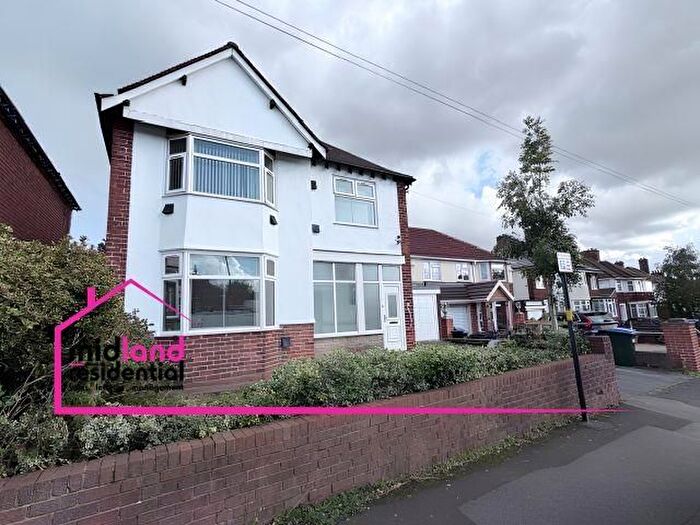 4 Bedroom Detached House For Sale In Birmingham Road, Great Barr, B43