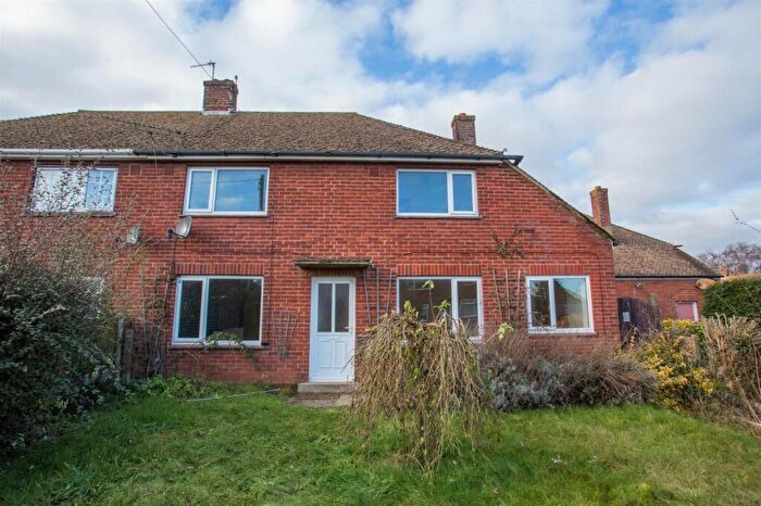 3 Bedroom Semi-Detached House To Rent In Court Cottages, Staple Road, Wingham, Kent, CT3