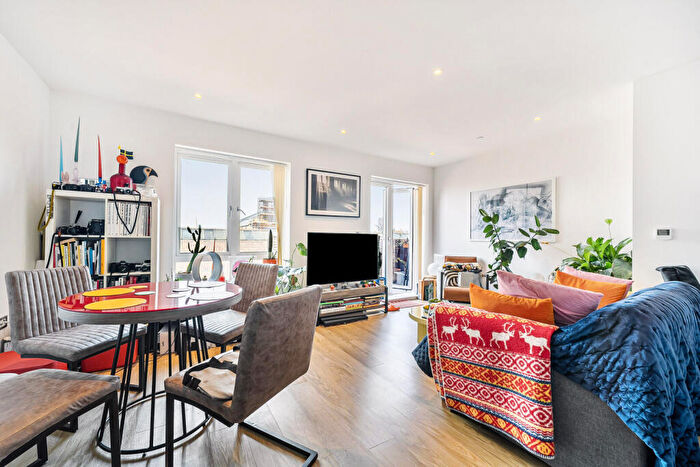 1 Bedroom Flat For Sale In Tallack Road, , Leyton, E10