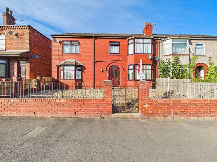4 Bedroom Semi-Detached House For Sale In Ormskirk Road, Wigan, WN5