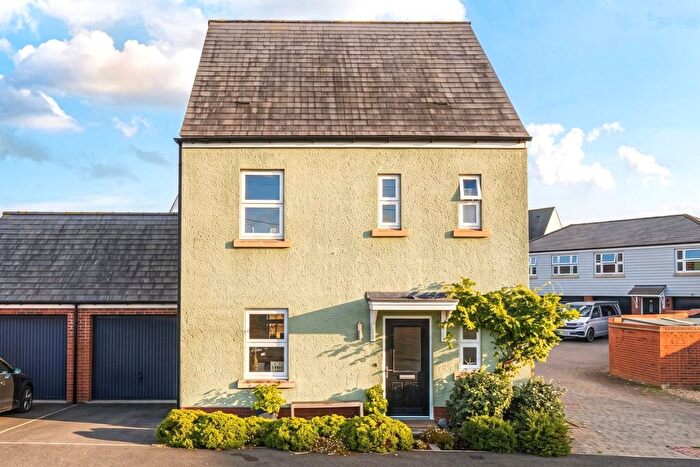 3 Bedroom Detached House For Sale In Seabrook Orchards, Exeter, EX2