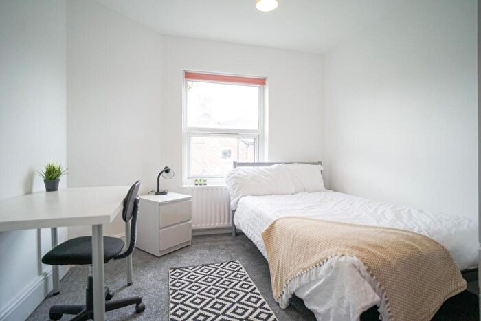 4 Bedroom House To Rent In Margaret Street, Highfield, Sheffield, S1