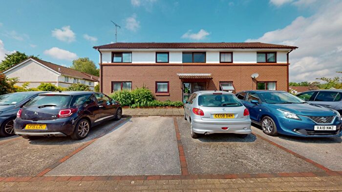 1 Bedroom Flat For Sale In Heath Mead, Heath, Cardiff, CF14