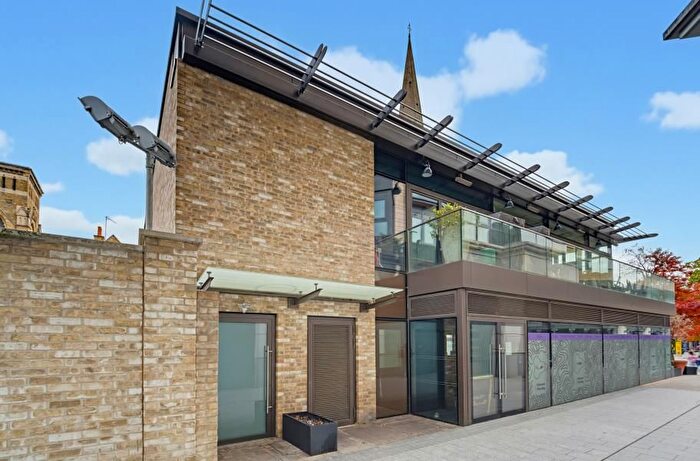 2 Bedroom Flat To Rent In Longfield Avenue, W5