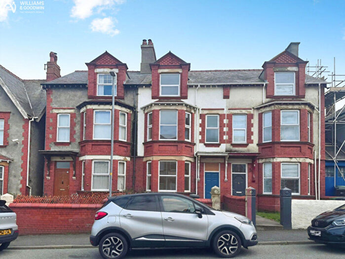 5 Bedroom Terraced House For Sale In Bryn Goleu Avenue North, Holyhead, Anglesey, LL65