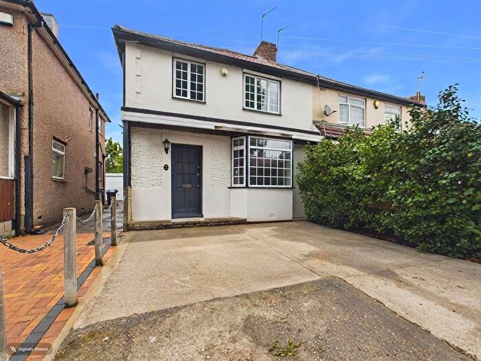 4 Bedroom Semi-Detached House To Rent In Halsbury Road East, Northolt, UB5
