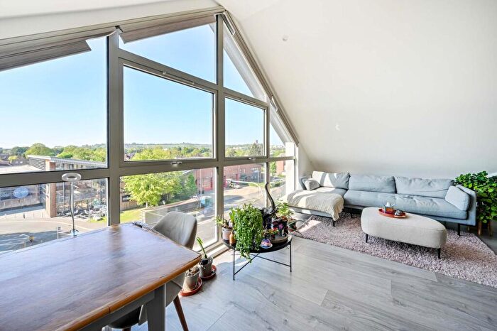 1 Bedroom Flat For Sale In Liongate House, Guildford, GU1