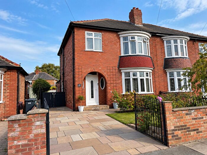 3 Bedroom Semi-Detached House For Sale In Neasham Road, Darlington, DL1