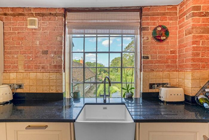 2 Bedroom Flat For Sale In Watermill Lane, Wolverton Mill, MK12