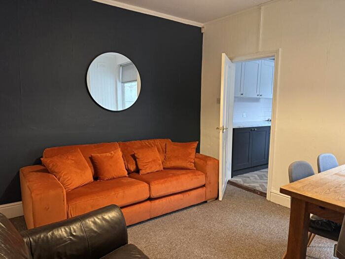5 Bedroom Terraced House To Rent In Large Bed Property // Available - Dec/ Jan, LN5