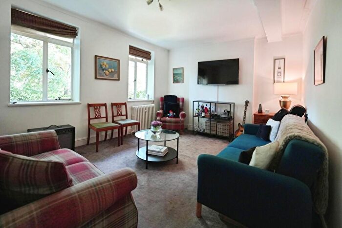 1 Bedroom Flat For Sale In Wilmslow Road, Manchester, M14